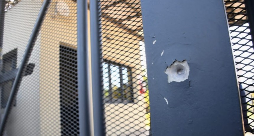  Una mujer quedó presa por la balacera a una empresa de medios comunicación de Rosario 