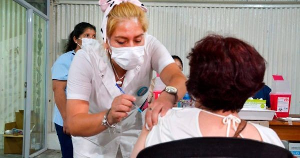 Continuidad en la campaña de vacunación COVID en Coronel Rosales