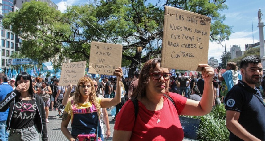 La justicia habilitó la feria para tratar el amparo de la CGT contra el DNU de Milei