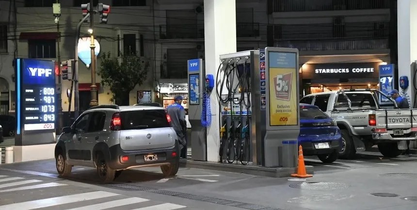 Hoy aumentan los combustibles alrededor del 1,75%