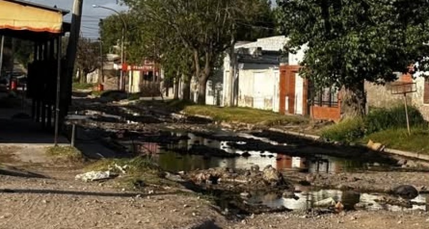 Modificación en los trabajos de pavimentación en calle Salta 400: medidas para resolver inconvenientes con napa freática