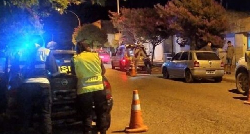 Mientras crece el descontento por mal estado de las calles el Municipio recrudece multas por normas de tránsito.