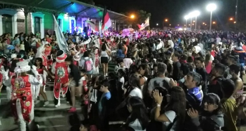 4 seran las noches de fiesta en el corsódromo de Estación Solier.por los carnavales