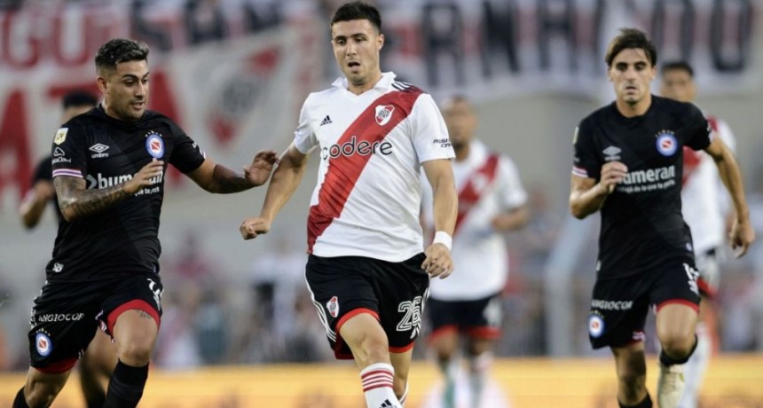    LIGA PROFESIONAL / RIVER 2 - ARGENTINOS 1: River le ganó con polémica a Argentinos en la vuelta al Monumental