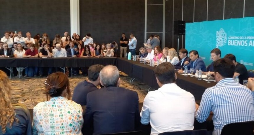 Kicillof presentó la tercera etapa del Plan Integral de Mejoras de Caminos Rurales