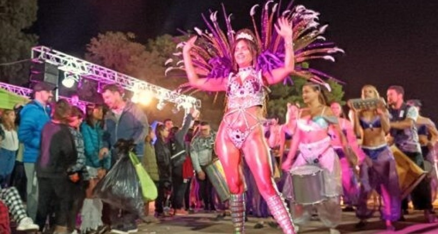 Con gran marco de público continúan los corsos rosaleños organizados por el Municipio en Estación Solier