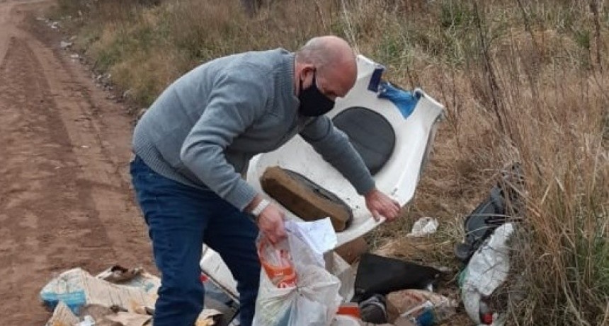 Pehuajó: intendente mandó a sus funcionarios a limpiar un basural a cielo abierto