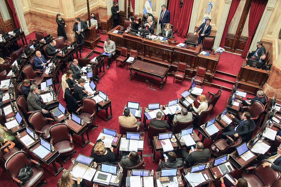 DNU de Milei: Unión por la Patria reclama sesionar en el Senado y tendría 60 votos para el rechazo