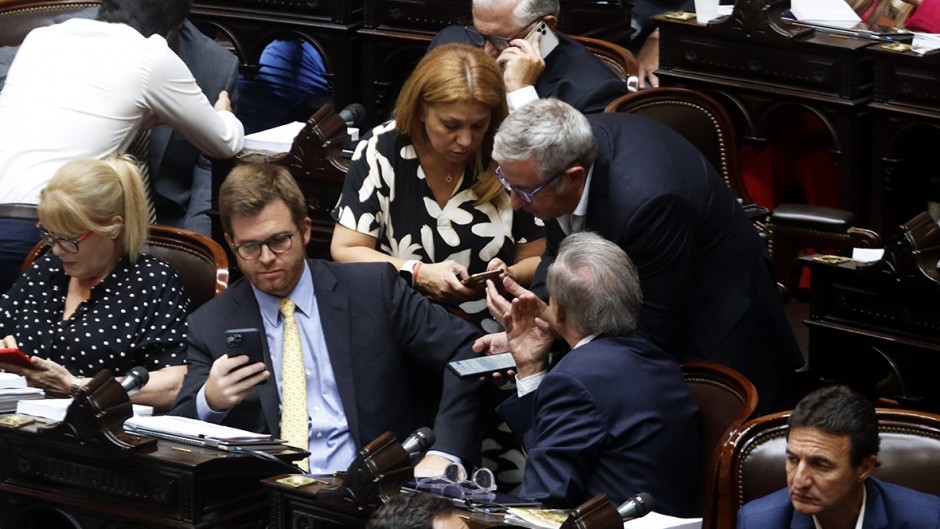 Pichetto y Cobos buscan votos para imponerle a Milei el Fondo Docente por ley