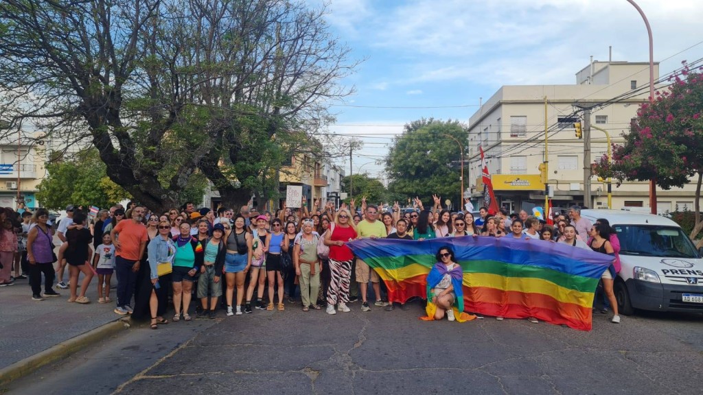 Punta Alta dijo presente en la Movilizacion por Mujeres y Disidencias