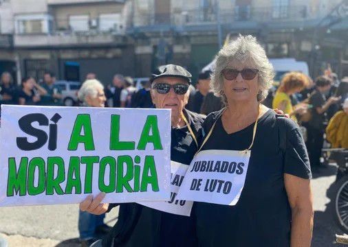 El Gobierno limita contratos a estatales mayores de 65 años y crece la preocupación por el acceso a la jubilación