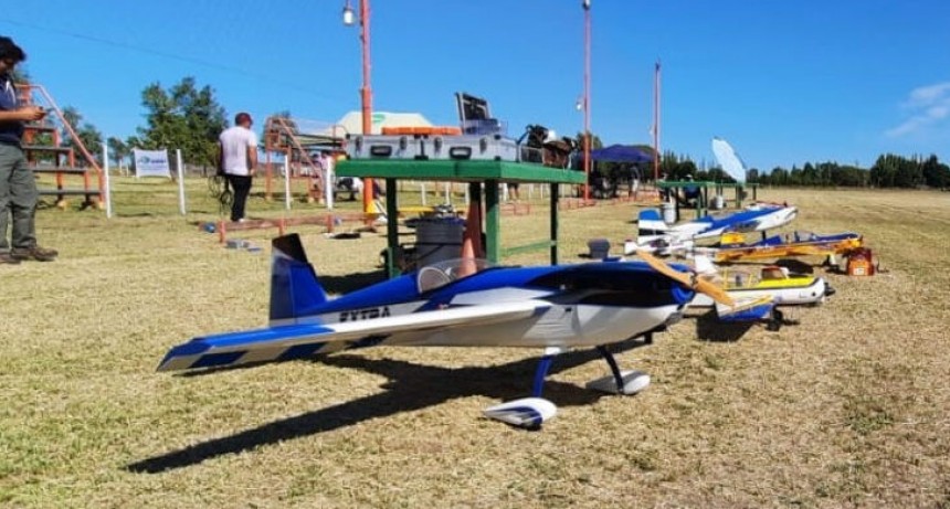 Este finde en Rosales habrá actividades de aeromodelismo, pesca en kayak y yoga