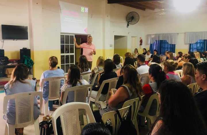 Continúan las capacitaciones al personal municidad sobre perspectiva de género, adicciones,niñez y adolescencia