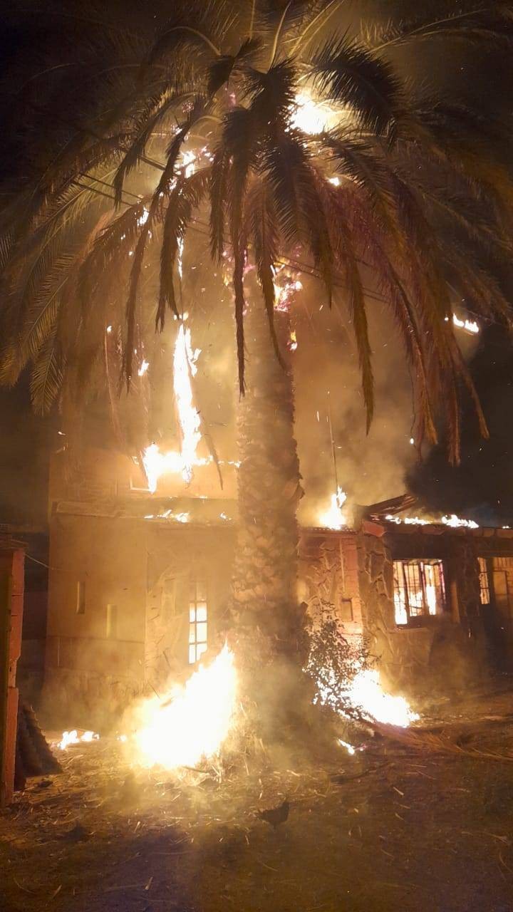 Voraz incendio destruye una casa en Villa Arias