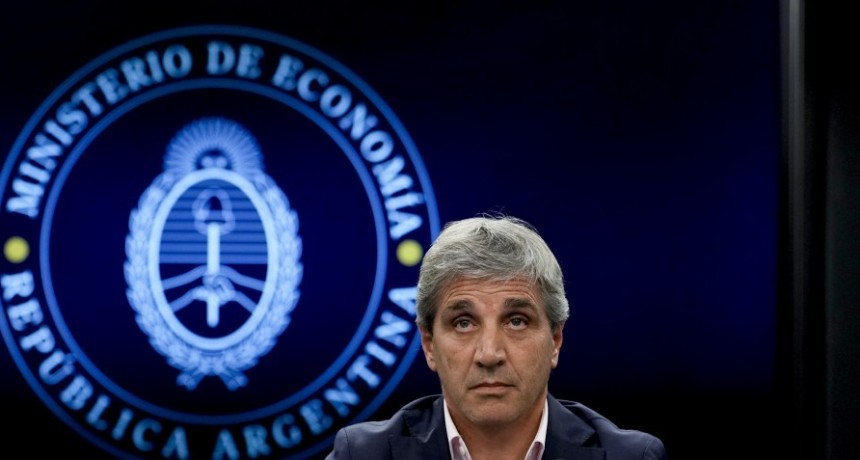 Tensión entre Milei y Caputo porque los primeros datos sugieren que volvió el déficit financiero