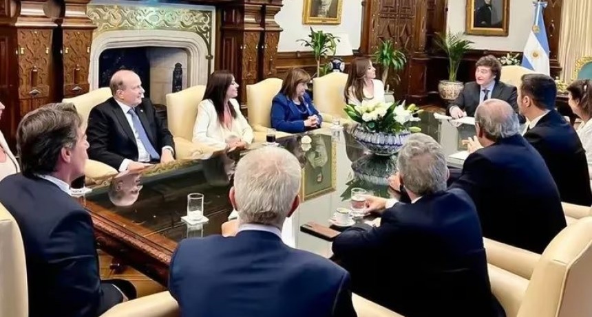 La oposición afirmó que Milei autorizó un aumento del 48% para cargos jerárquicos del Gobierno