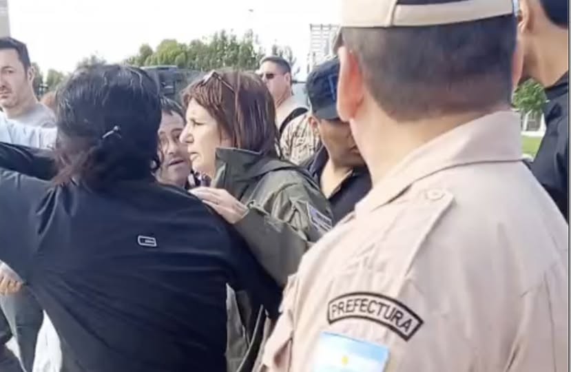 Escracharon a Bullrich y Petri en Bahía Blanca: 