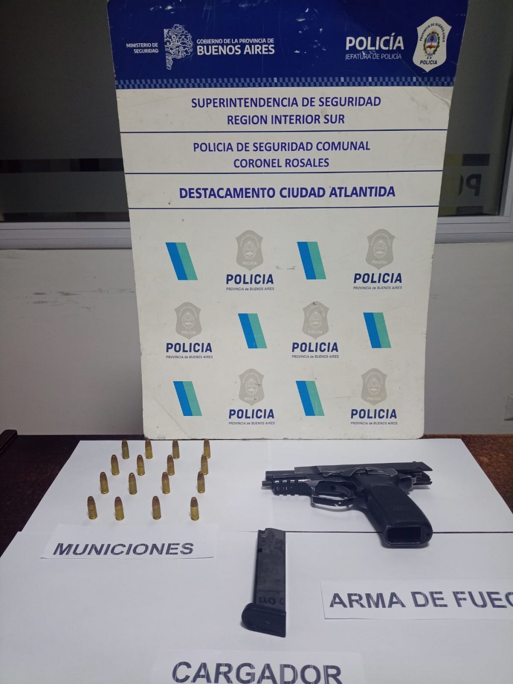 Detienen a un joven acusado de robar el arma reglamentaria de su expareja policía