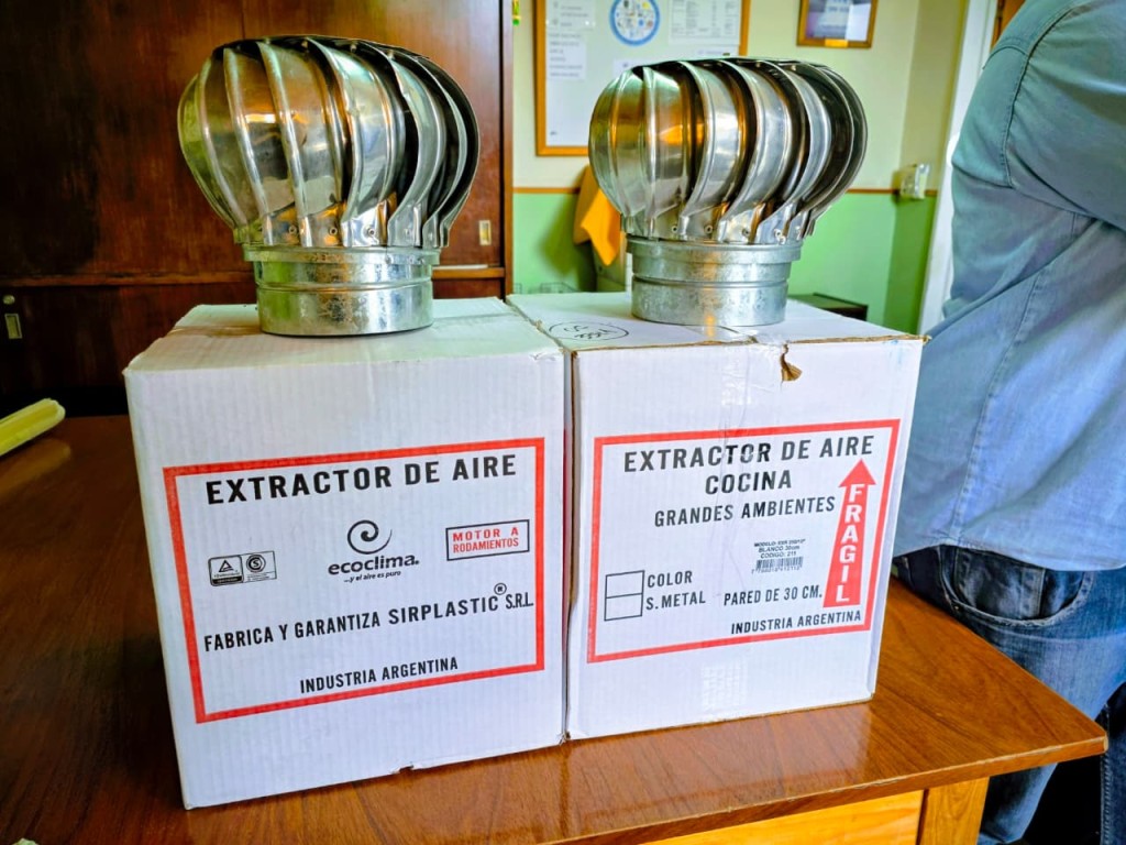 Entrega de materiales para la mejora del Centro de Formaci&oacute;n Laboral N&deg; 401