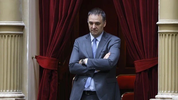 Adorni revel&oacute; que tiene otro departamento y complic&oacute; a Adorni