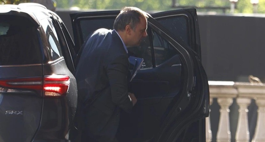 En el gobierno ya hablan de la salida de Adorni: 