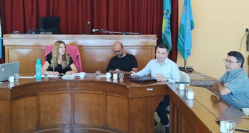 Reunion de empresarios de transportes publico de pasajeros  en el Cjo. Deliberante