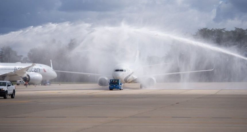 Aerolíneas Argentinas presentó su primer avión de carga