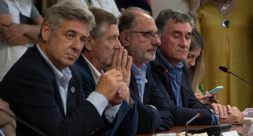 El campo bajó drásticamente la liquidación de soja y crece la presión para que Massa devalúe