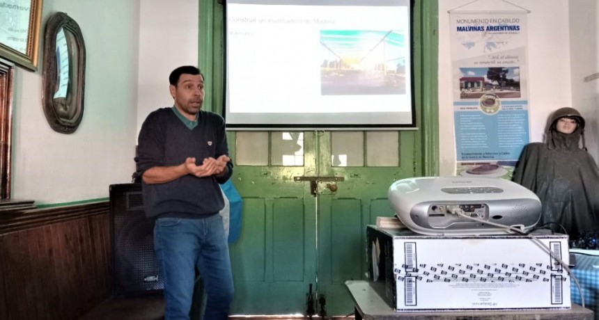 Taller de construcción de invernaderos y visita a unidad productiva ¨Doña Eva¨.
