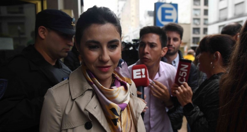 Pagano cree que el gobierno la mandó a seguir y sospecha del robo de su celular que contenía mensajes con Milei