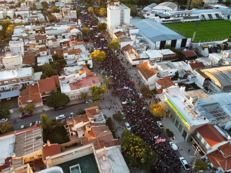 Bahía Blanca: Masiva convocatoria por la Educación Publica