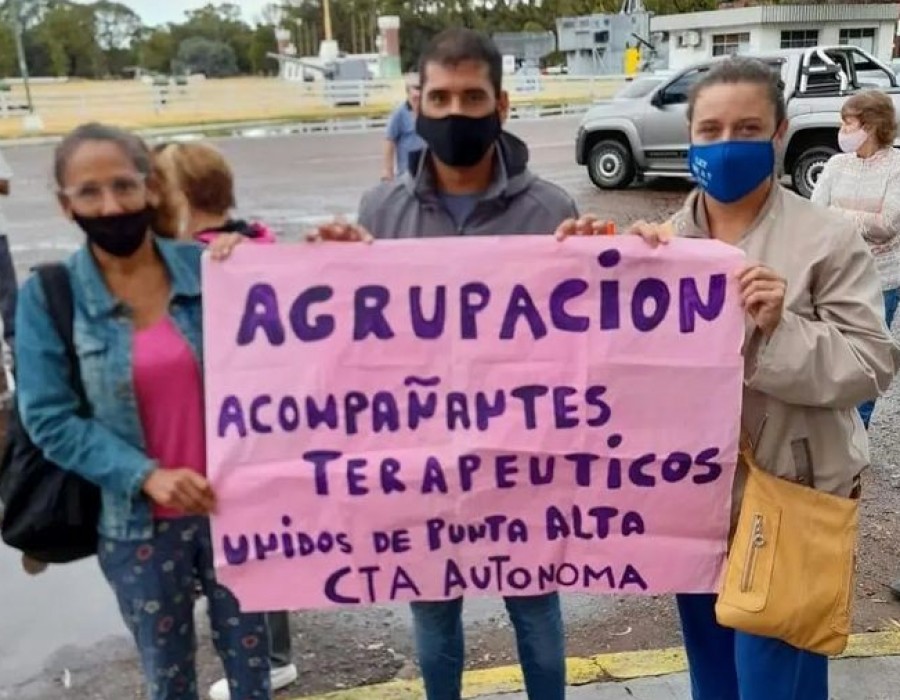 DURA RESPUESTA DE ACOMPAÑANTES TERAPEUTICOS A COMUNICADO DEL INTENDENTE