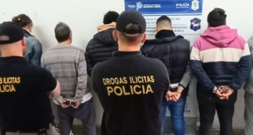 Dos policías y un militar entre los detenidos por drogas