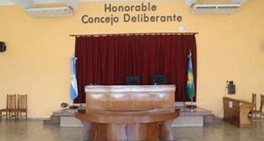 Graves cuestionamientos de la oposición al secretario de Gobierno tras su interpelación en el Concejo