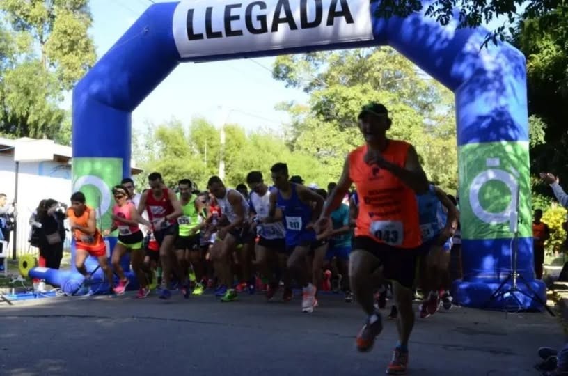 Vallejos y Campion dominaron los 21K en la carrera por Malvinas