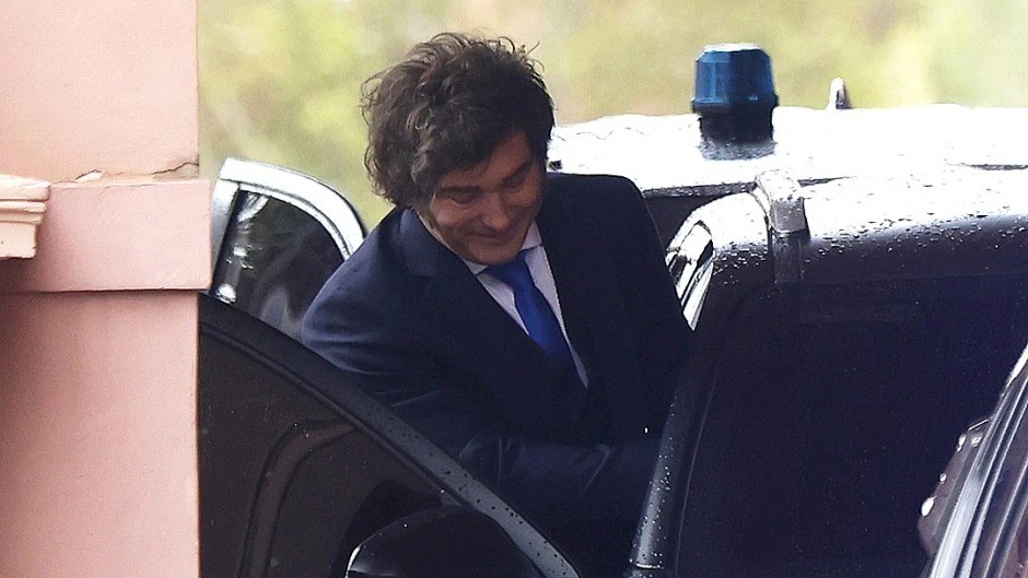 Alarma total en la Casa Rosada: Milei cae debajo del 30% en las encuestas y crece Patricia