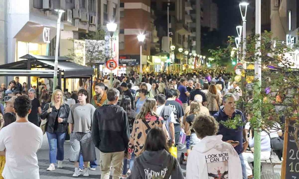La Noche del Centro fue un &eacute;xito y una multitud disfrut&oacute; de los festejos