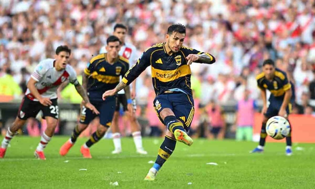 Con gol de Paredes de penal, Boca le gan&oacute; a River en el Monumental