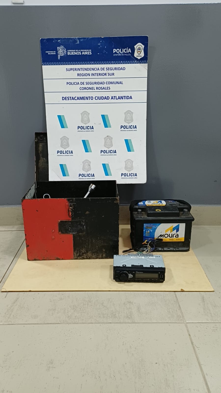 Allanamientos por robo a veh&iacute;culo: recuperan elementos sustra&iacute;dos y aprehenden a un hombre por drogas