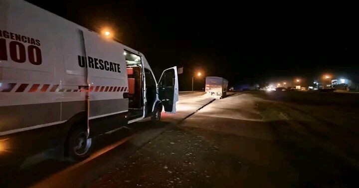 Grave choque entre un auto y un cami&oacute;n en la Ruta 33: un joven result&oacute; herido de gravedad