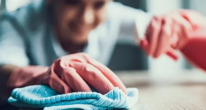 La informalidad laboral subi&oacute; al 43% en el cuarto trimestre de 2025, con mayor incidencia en mujeres y j&oacute;venes