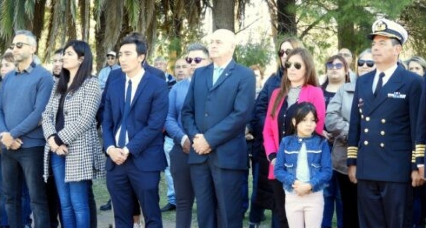 Uset encabezó un emotivo acto por el 41° aniversario del hundimiento del Crucero Belgrano