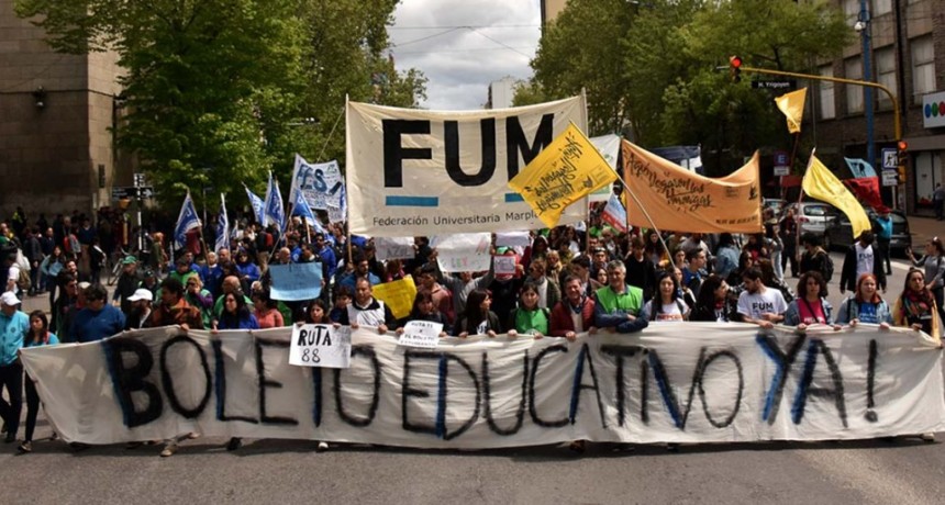 EDITORIAL:LA POLITICA AL SERVICIO DE LA EDUCACION PUBLICA