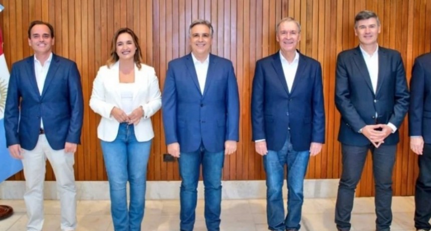 Sorpresa en el cierre de listas: el peronismo cordobés lleva de candidatos a una radical y a un dirigente del PRO