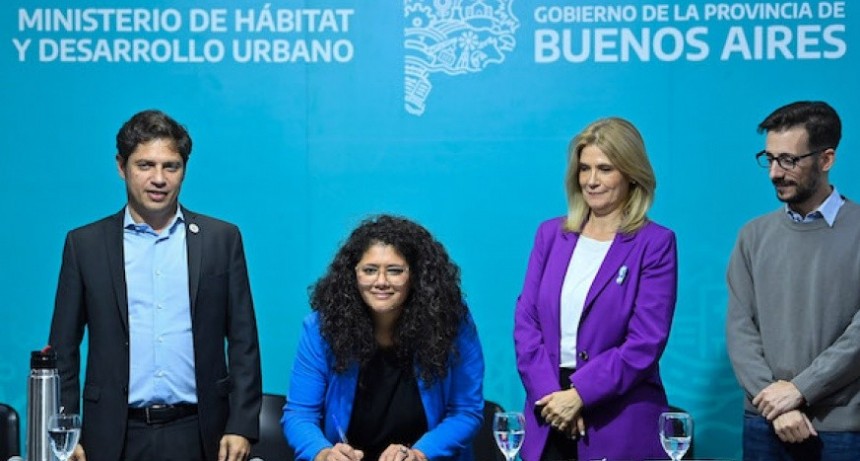 Kicillof encabezó la firma de contratos para la ejecución de obras de integración urbana en seis municipios