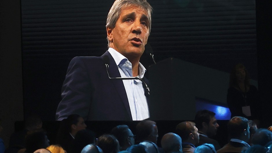 El nuevo blanqueo sale por decreto y esperan USD 10.000 millones