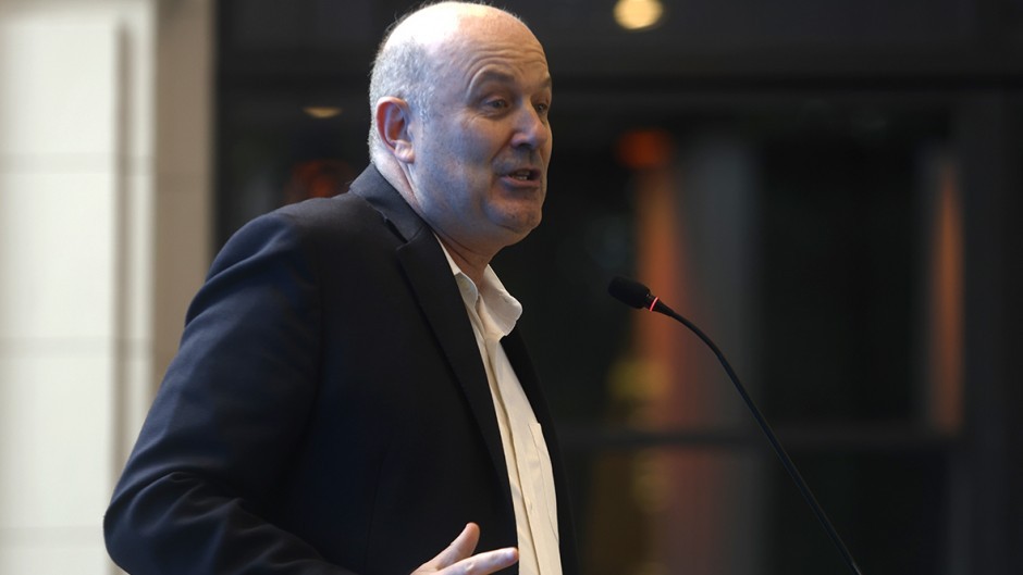 Fuerte avance de Milei y Sturzenegger para limitar el derecho a huelga