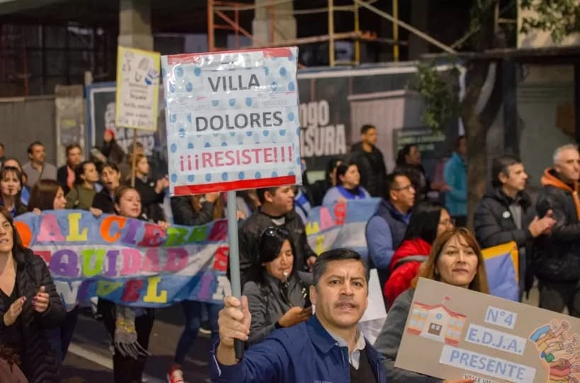 Catamarca: El Gobierno da marcha atrás y deroga el artículo que dejó a docentes de Villa Dolores sin sus cargos