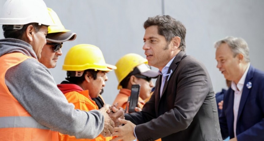 Kicillof cruzó a Milei en la inauguración de un viaducto: 
