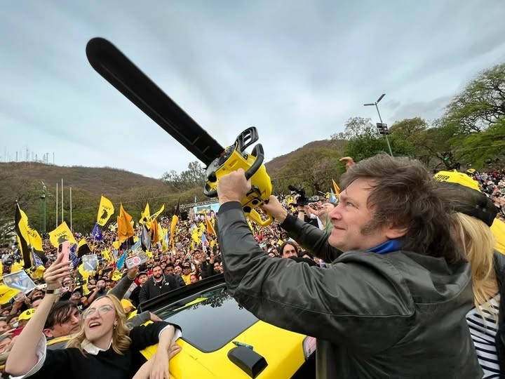 LA MOTOSIERRA PASA POR DEFENSA!!